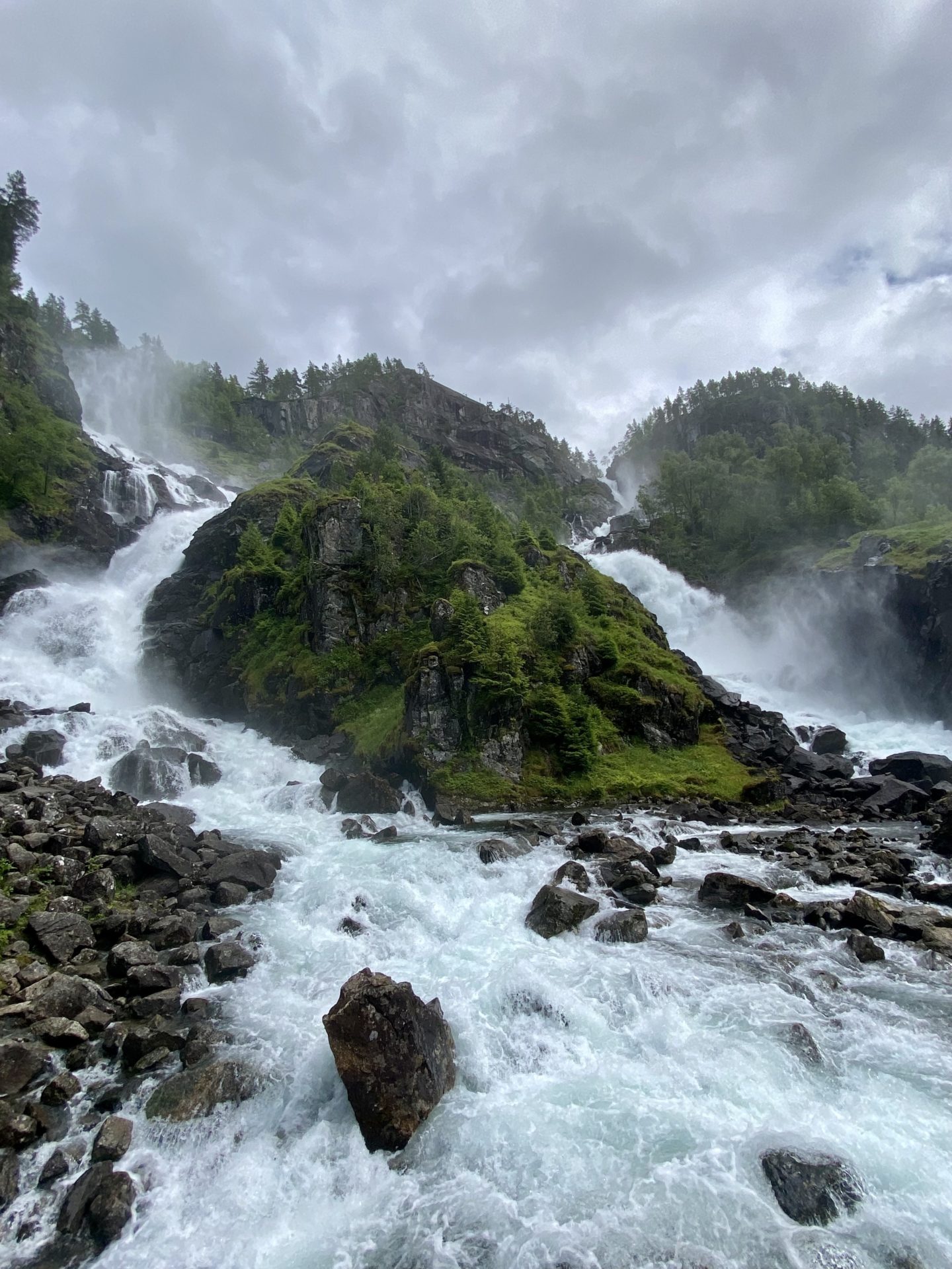 Noorwegen | Låtefossen | Waterval